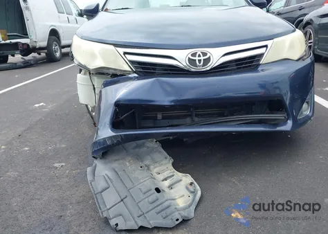 2014 Toyota Camry Xle V6 z USA, uszkodzony, nr VIN 4T1BK1FK4EU548094